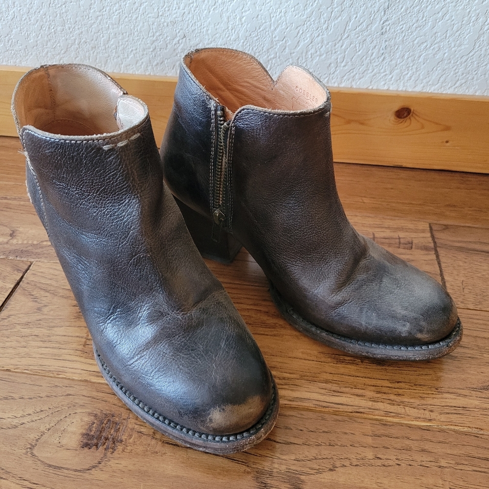 Bed Stu blackish brown leather ankle boots size 7.5